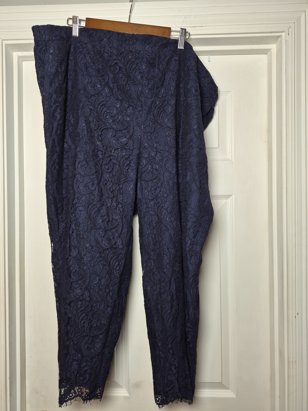 Draper James Navy Lace Lined Cropped Pants 3x